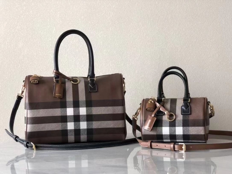 Bv*b*rry travel bags